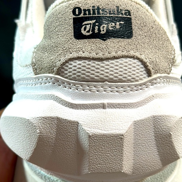 Onitsuka Tiger (Asics Luxury line). Size 11.5. Mens White/offwhite. Like New!!! - Picture 6 of 9